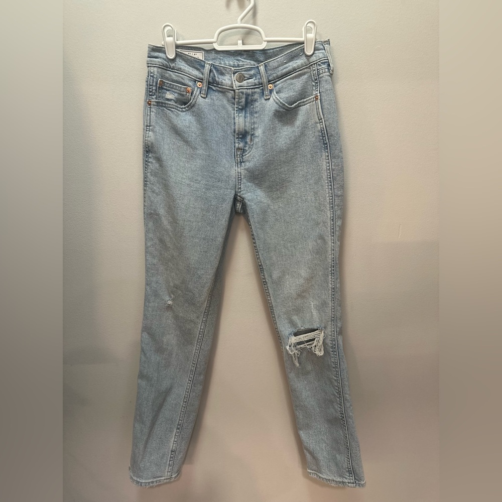GAP Light Blue Vintage slim midrise Straight Leg Jeans - Distressed women’s 27/4